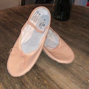 Ballet shoes NWT